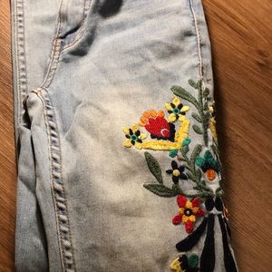 Embroidered skinny jeans